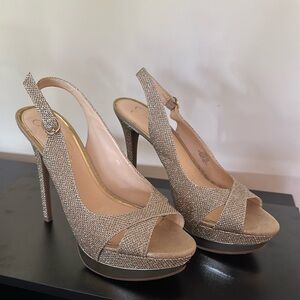 Cream Jessica Simpson Pump